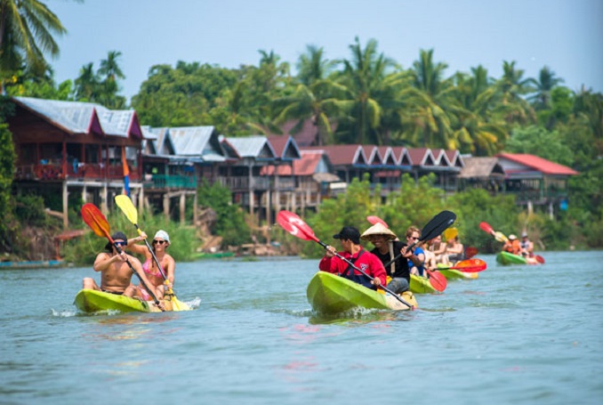 1 Day Vang Vieng Trekking and Kayaking to Waterfall