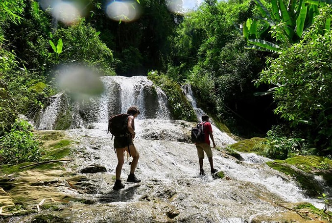 Nong Khiaw - Tadmok Waterfall Trek, Slow Boat and Villages -Half Day