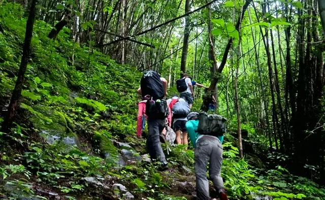 Nong Khiaw - Tadmok Waterfall Trek, Slow Boat and Villages -Half Day 1
